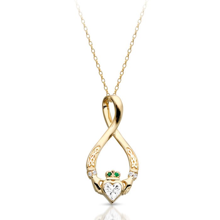 Claddagh Pendant features a stunning 